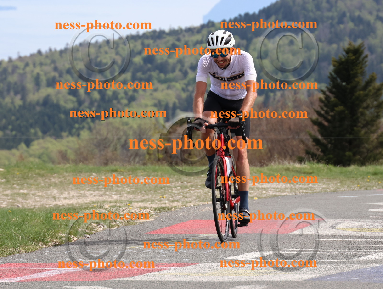 Col du Grand Colombier (1068).JPG